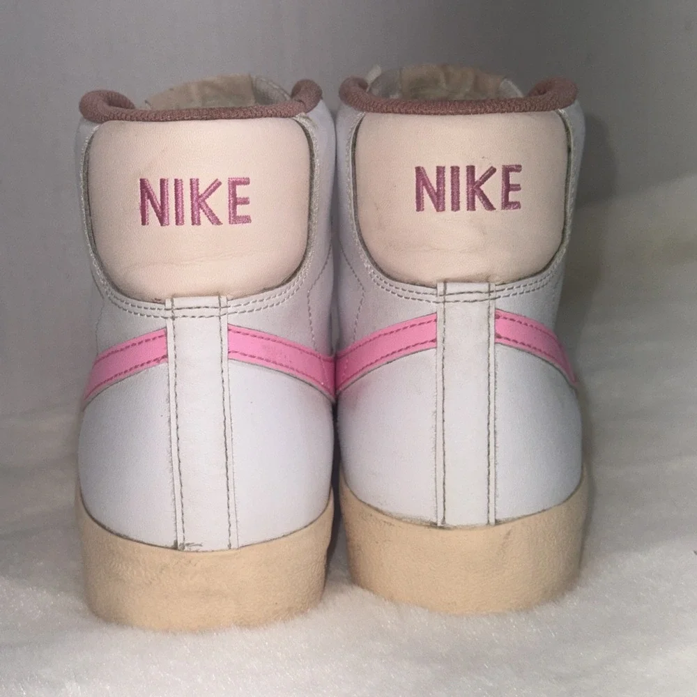 Nike Classic Blazer Mid 77 GS White Pink Guava Ice - Size 7Y or 8.5 Women's